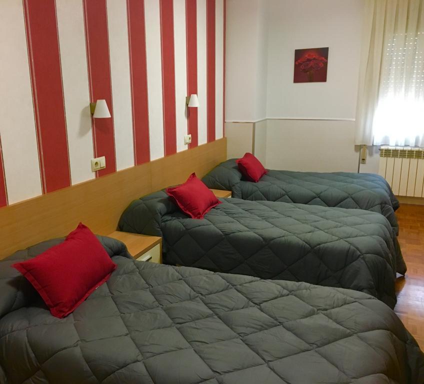 Hostal La Cortijana Logrono Exterior photo